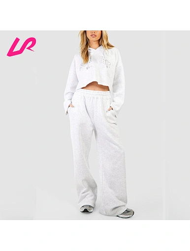 Upgrade your activewear with our cropped hoodie and sweatpants set.